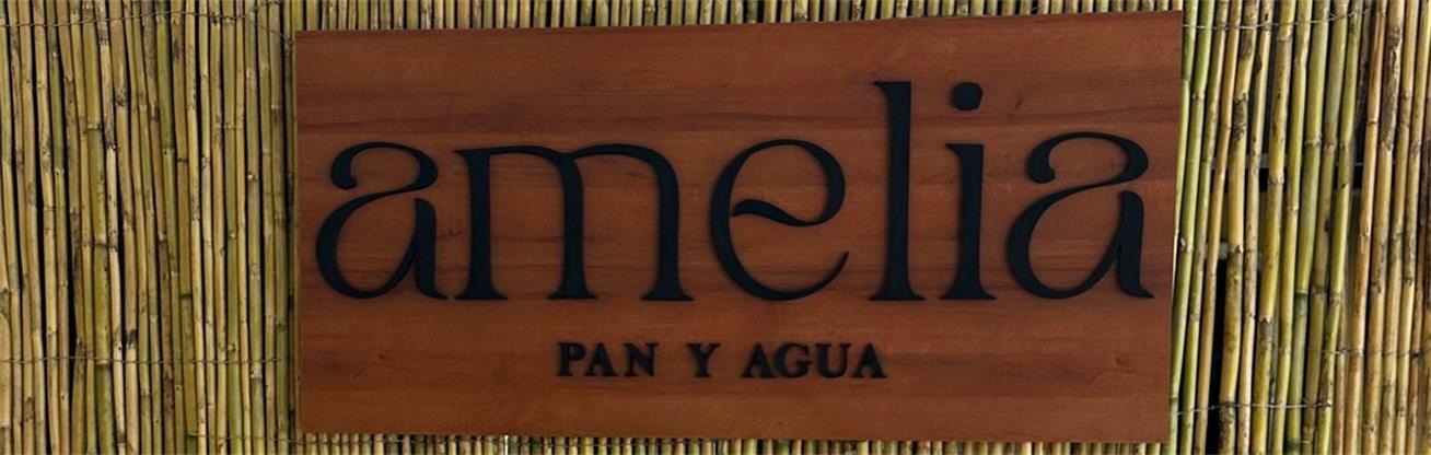 Amelia, pan y agua